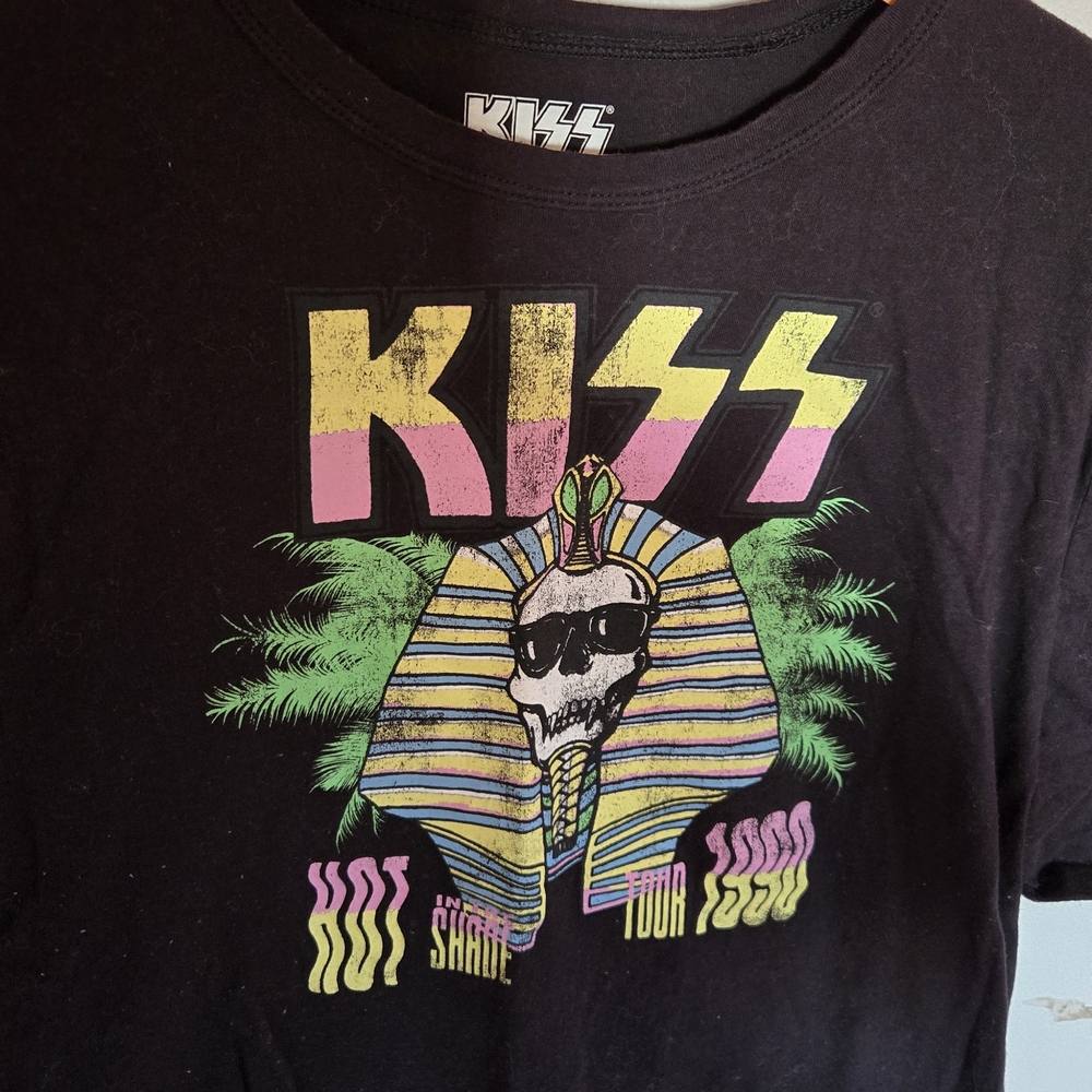 Kiss Black Tee with Colorful Graphic. Excellent Condition!